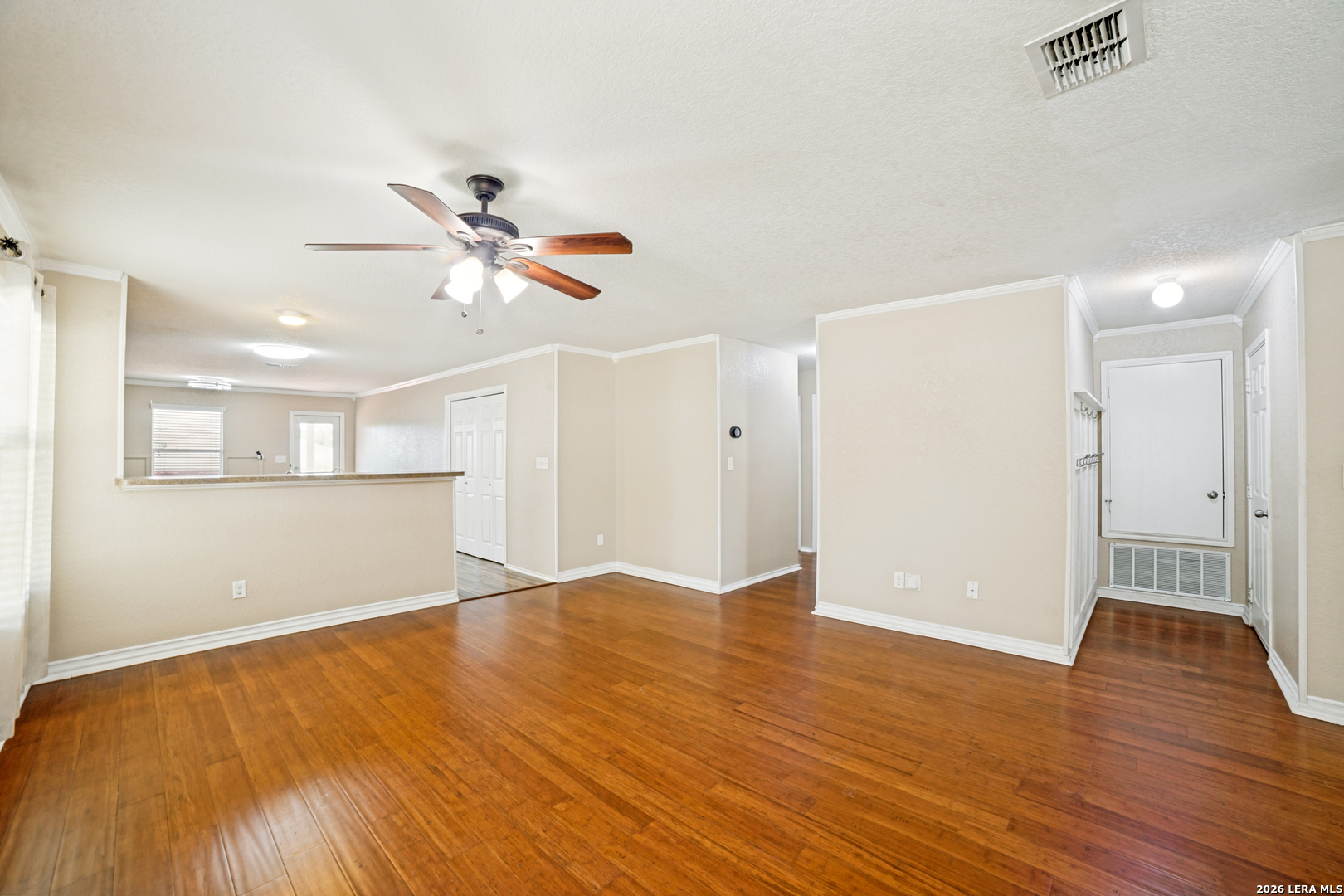 10951 Rustic Spoke San Antonio, TX 78245 - Photo 6 of 24