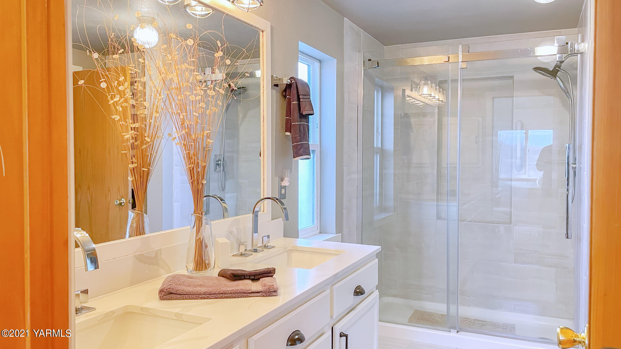 661 Wakatak Road Yakima, WA 98908 - Photo 10 of 20 a bathroom with a granite countertop sink and a mirror