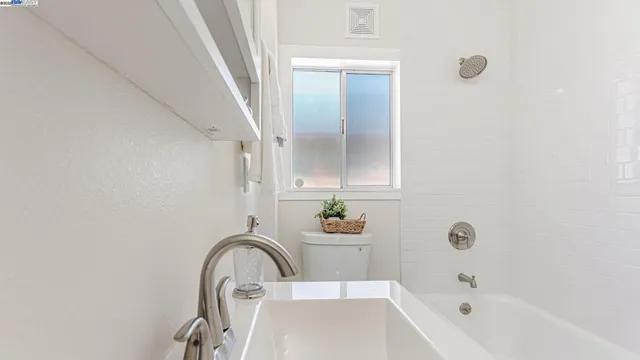 $649,900 | 2827 Bartlett Street, Oakland, CA 94602