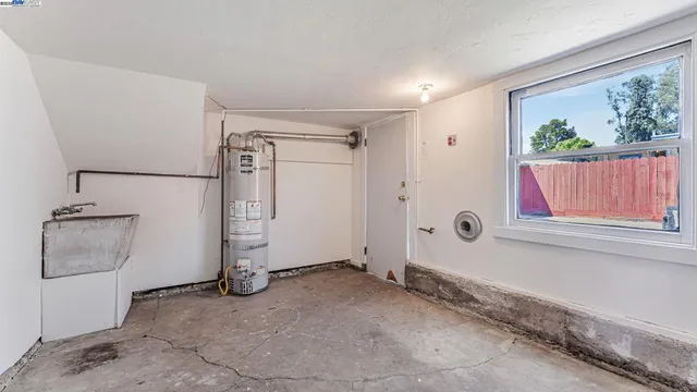 $649,900 | 2827 Bartlett Street, Oakland, CA 94602