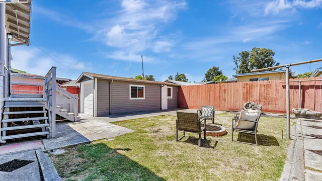 $649,900 | 2827 Bartlett Street, Oakland, CA 94602