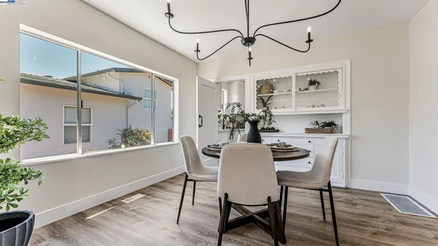 $649,900 | 2827 Bartlett Street, Oakland, CA 94602