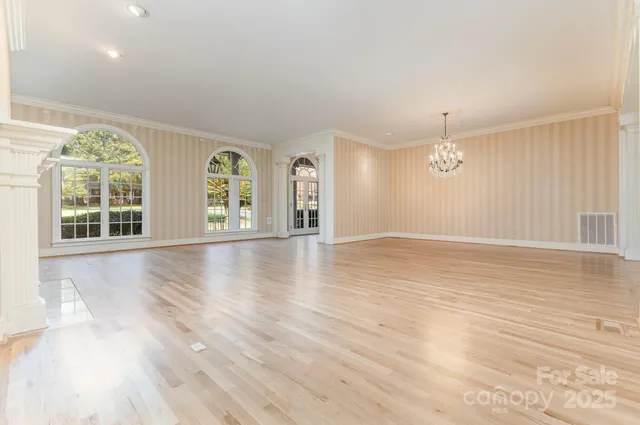 $760,000 | 811 14th Avenue Northwest, Hickory, NC 28601