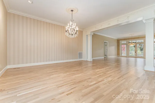 $760,000 | 811 14th Avenue Northwest, Hickory, NC 28601