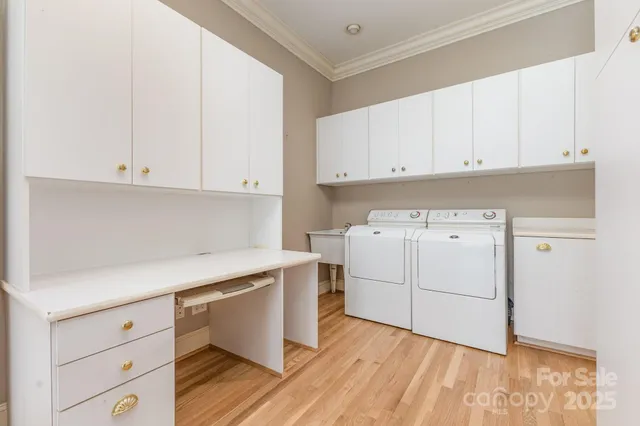 $760,000 | 811 14th Avenue Northwest, Hickory, NC 28601