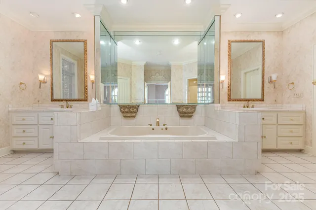 $760,000 | 811 14th Avenue Northwest, Hickory, NC 28601