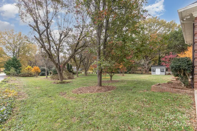 $760,000 | 811 14th Avenue Northwest, Hickory, NC 28601