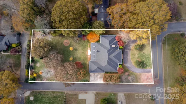 $760,000 | 811 14th Avenue Northwest, Hickory, NC 28601