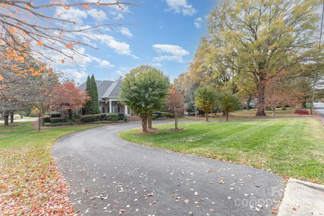 $760,000 | 811 14th Avenue Northwest, Hickory, NC 28601