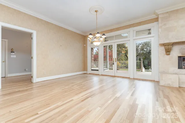 $760,000 | 811 14th Avenue Northwest, Hickory, NC 28601