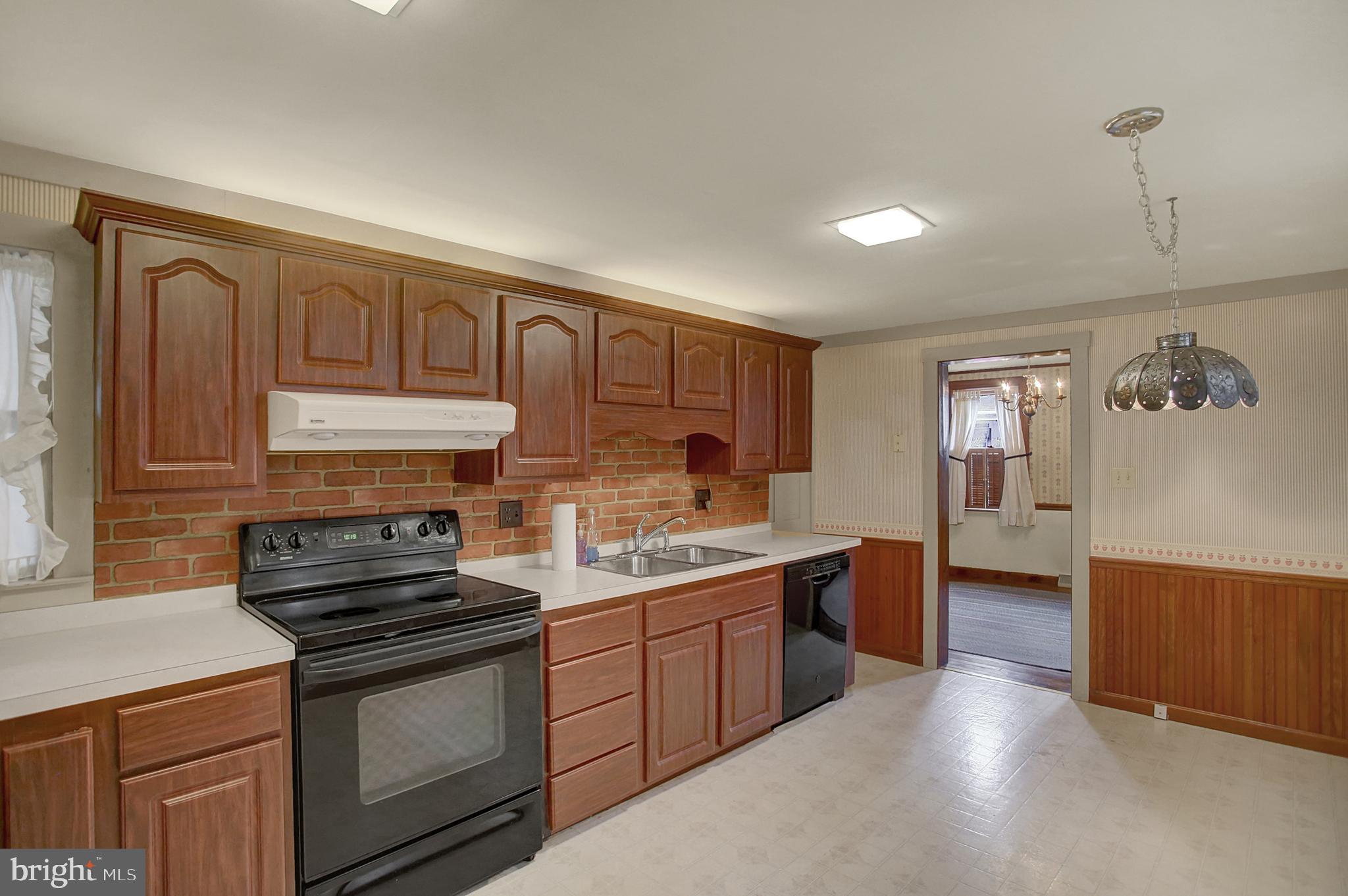 131 North Liberty Street Lititz, PA 17543 - Photo 18 of 34