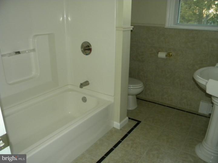 1509 A Ridge Avenue Reading, PA 19607 - Photo 14 of 21 Gallery Image 14