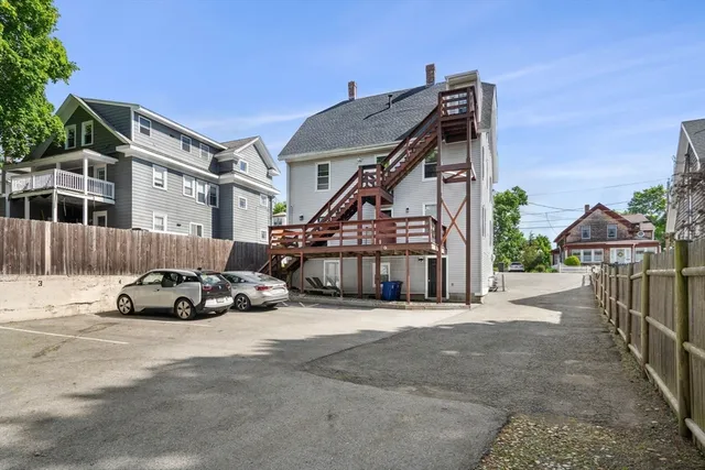 $1,975 | 20-22 Lafayette Road, Unit 1R, Ipswich, MA 01938