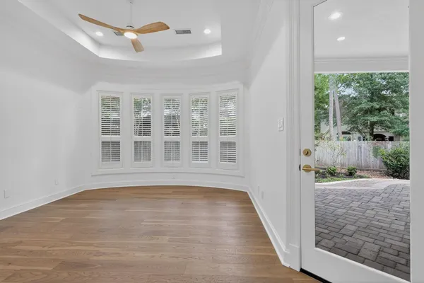 $1,400,000 | 2 Argonne Place, The Woodlands, TX 77382