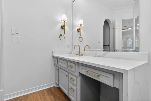 $1,400,000 | 2 Argonne Place, The Woodlands, TX 77382