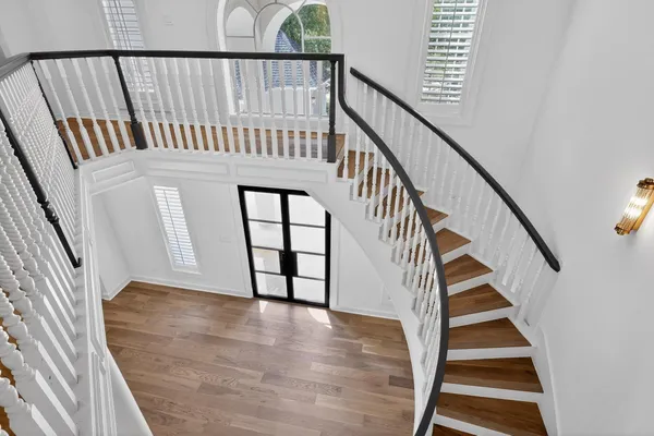 $1,400,000 | 2 Argonne Place, The Woodlands, TX 77382
