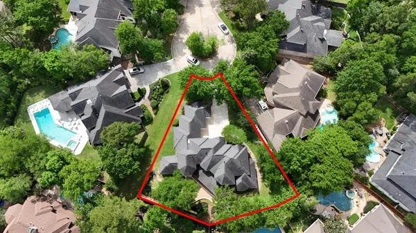 $1,400,000 | 2 Argonne Place, The Woodlands, TX 77382