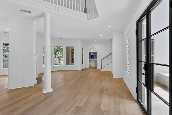$1,400,000 | 2 Argonne Place, The Woodlands, TX 77382