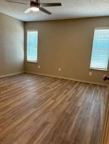 $1,800 | 2510 Cedarcrest Court, Granbury, TX 76048