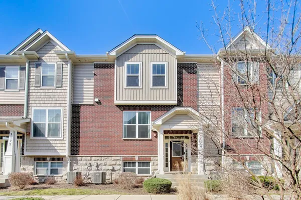$412,000 | 1174 Evergreen Avenue, Des Plaines, IL 60016