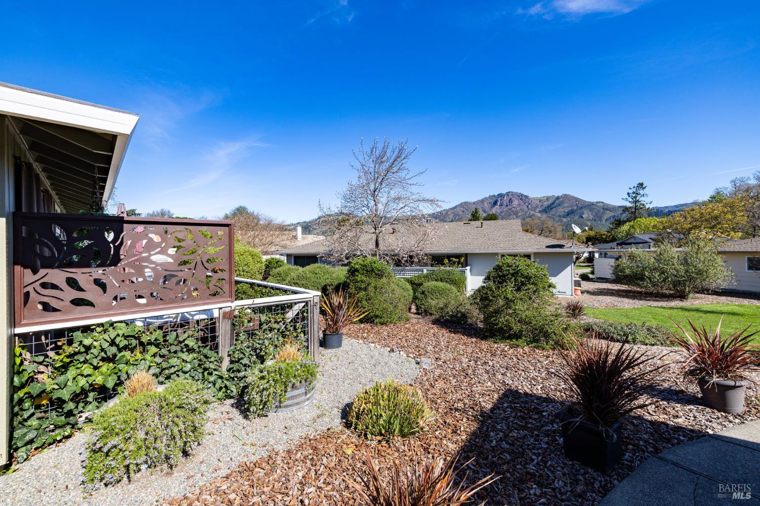 7409 Oakmont Drive Santa Rosa, CA 95409 - Photo 34 of 44 Side Yard View