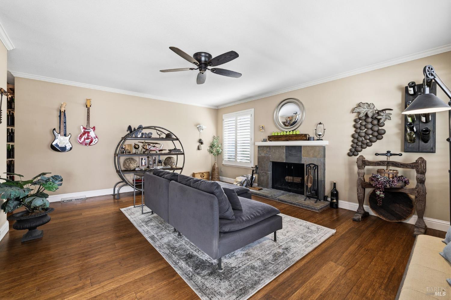 7409 Oakmont Drive Santa Rosa, CA 95409 - Photo 7 of 44 Living Room from Door