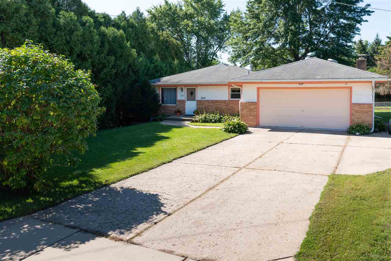 1306 Wellesley Road Rockford, IL 61103 - Photo 2 of 32 Gallery Image 2
