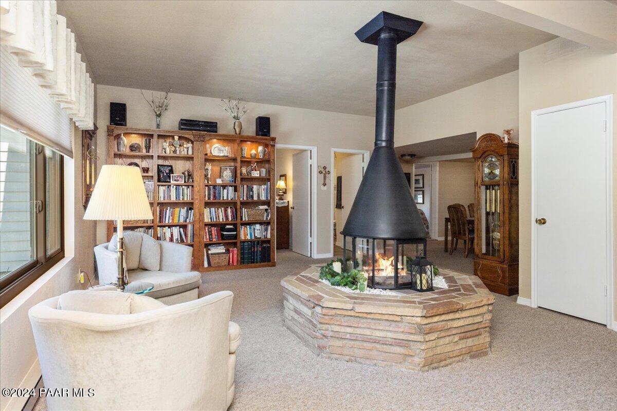 923 Middlebrook Road Prescott, AZ 86303 - Photo 4 of 31 04-Living room