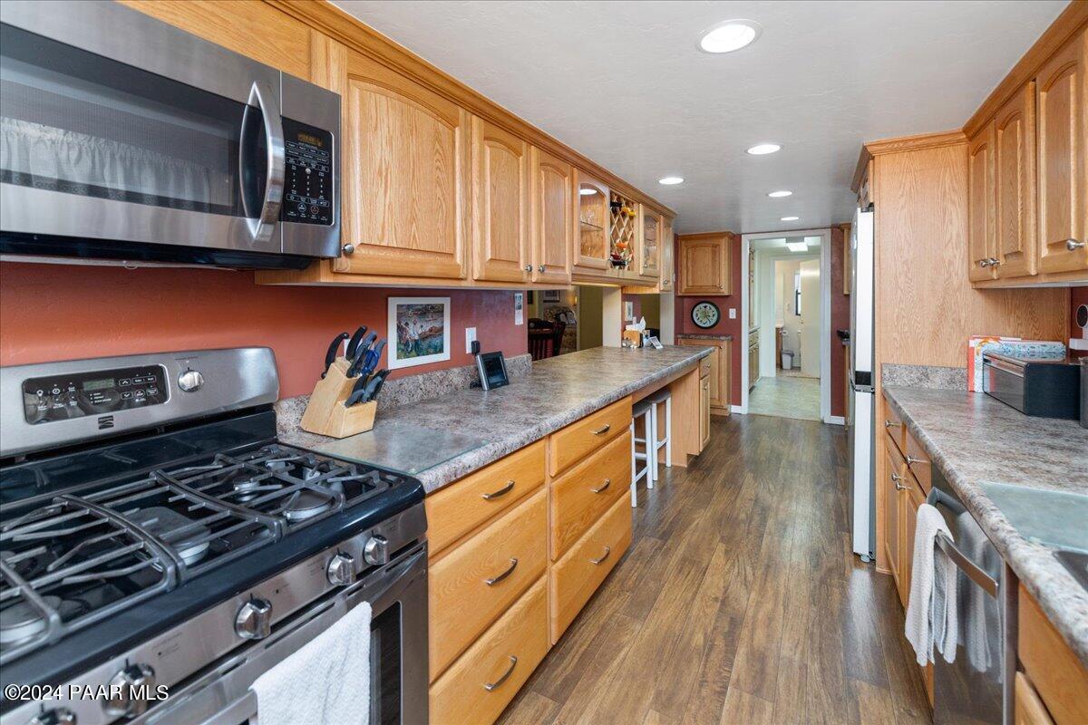 923 Middlebrook Road Prescott, AZ 86303 - Photo 8 of 31 10-Kitchen