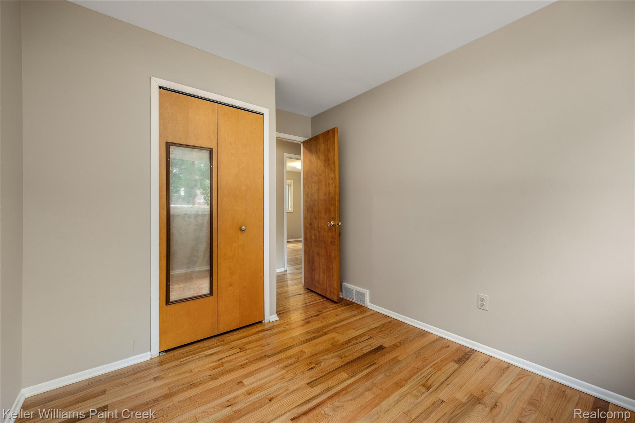 1766 Henry Ruff Road Garden City, MI 48135 - Photo 16 of 36 Wood-finish flooring with light neutral wall paint