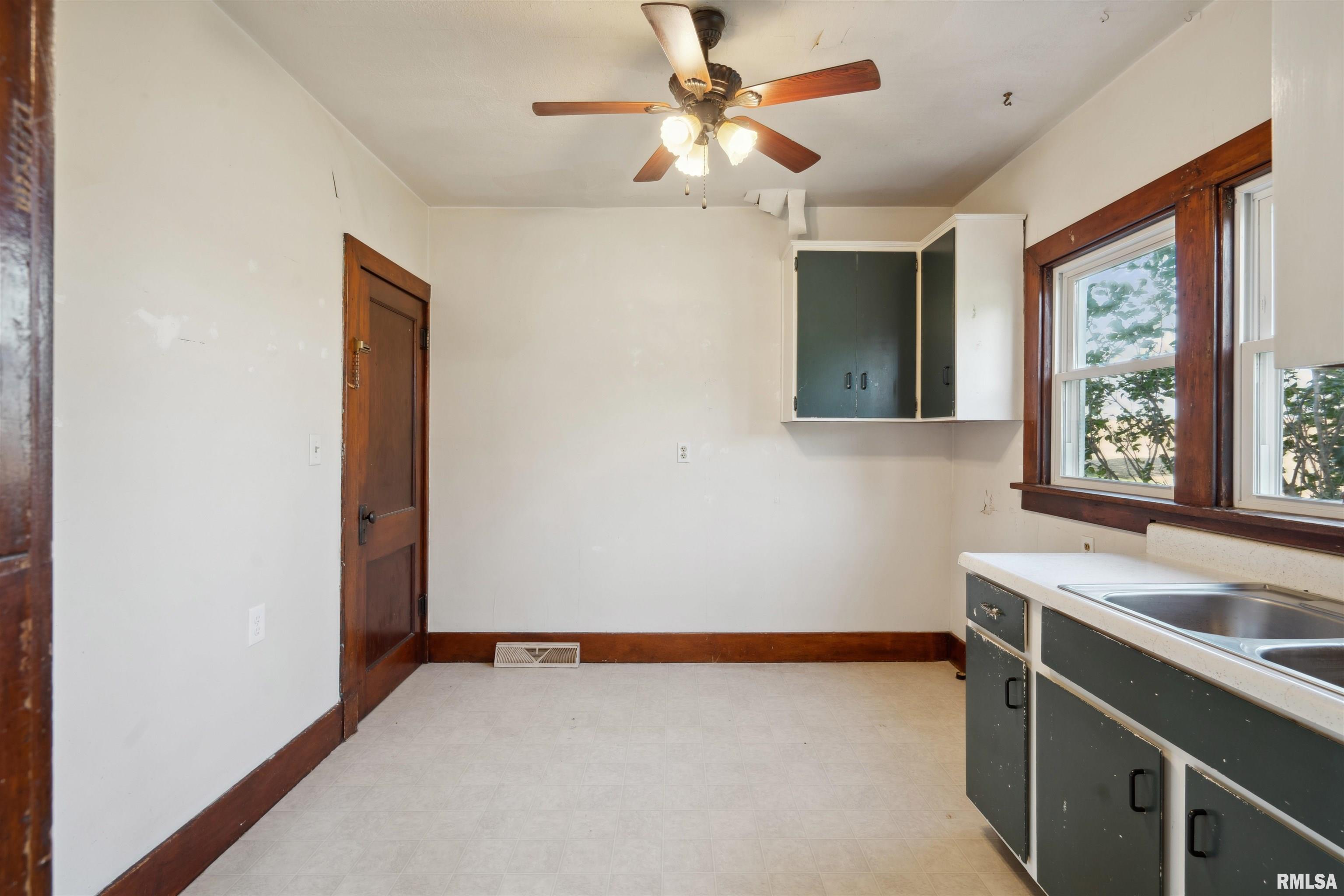 9354 East 53rd Road Clarence, IA 52216 - Photo 13 of 27 Gallery Image 13