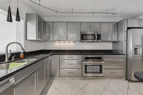 $180,000 | 7300 Sun Island Drive South, Unit 1602, South Pasadena, FL 33707