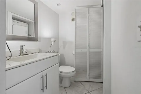 $180,000 | 7300 Sun Island Drive South, Unit 1602, South Pasadena, FL 33707