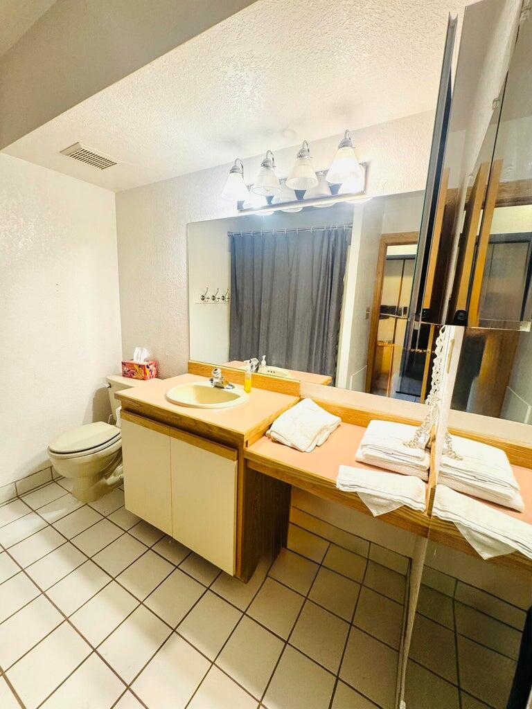 223 West Hunter Rdg Drive, Unit A213 Brian Head, UT 84719 - Photo 3 of 17 Bathroom With Jetted Tub
