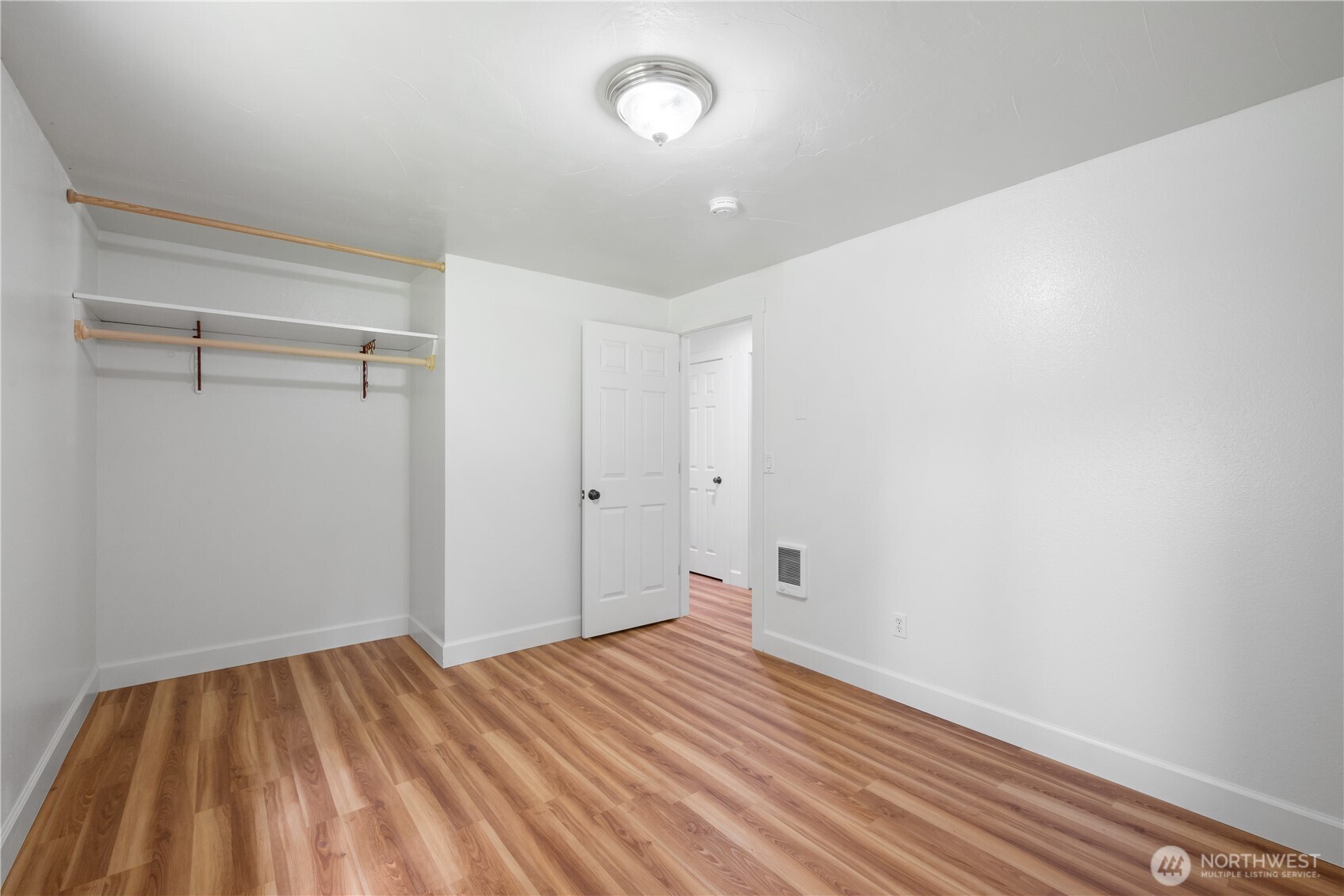 976 Sandy Bend Road Castle Rock, WA 98611 - Photo 20 of 36