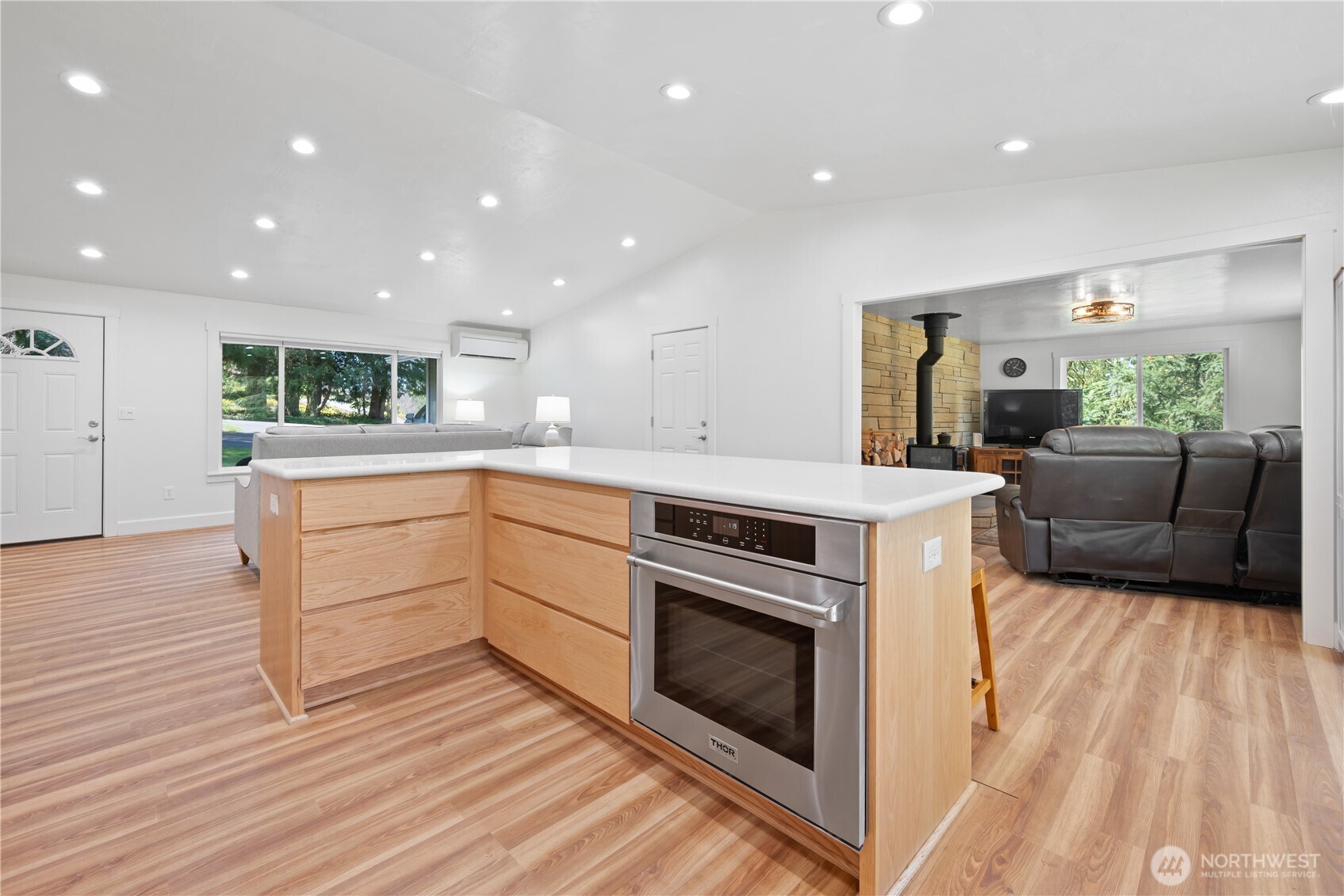 976 Sandy Bend Road Castle Rock, WA 98611 - Photo 8 of 36