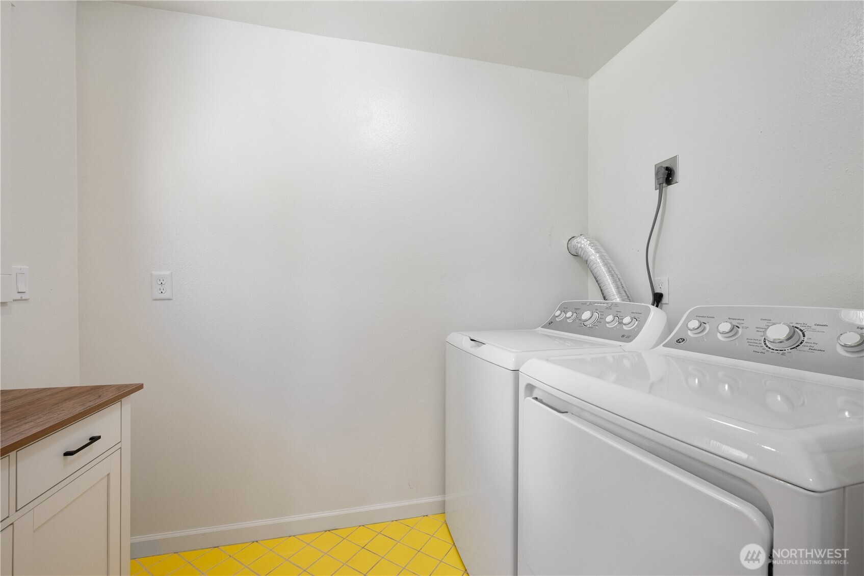 976 Sandy Bend Road Castle Rock, WA 98611 - Photo 10 of 36