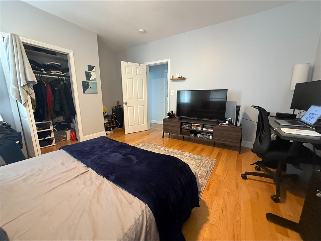 29 Waverly Street, Unit 2 Boston, MA 02135 - Photo 3 of 20