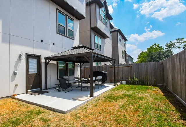 $2,650 | 4007 Centre Glen Drive, Houston, TX 77043