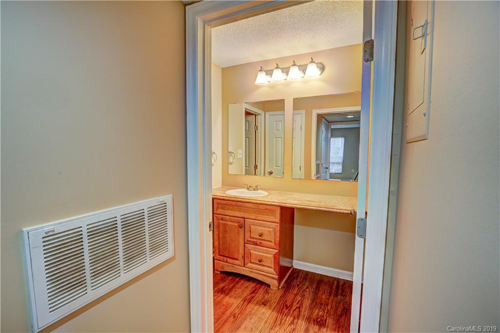 5020 Sardis Road, Unit M Charlotte, NC 28270 - Photo 19 of 28