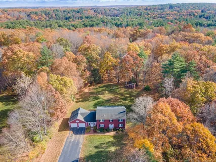 a view of outside area
