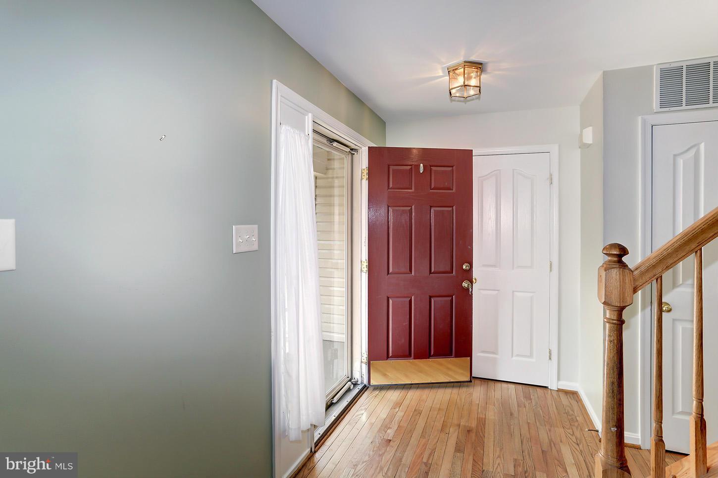 8017 Big Pool Road Laurel, MD 20724 - Photo 11 of 30 Interior (General)