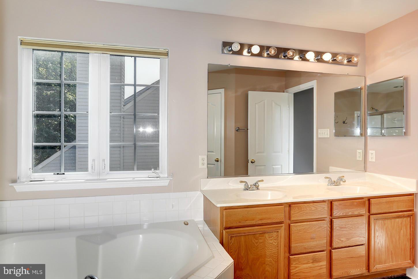 8017 Big Pool Road Laurel, MD 20724 - Photo 15 of 30 Bath (Master)
