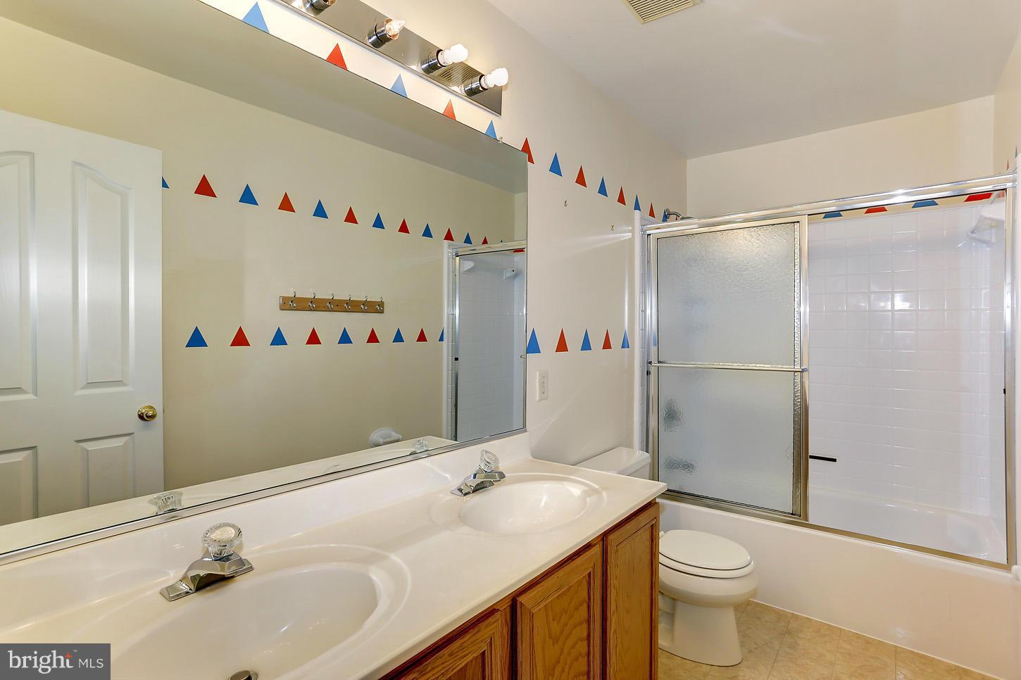 8017 Big Pool Road Laurel, MD 20724 - Photo 19 of 30 Bath