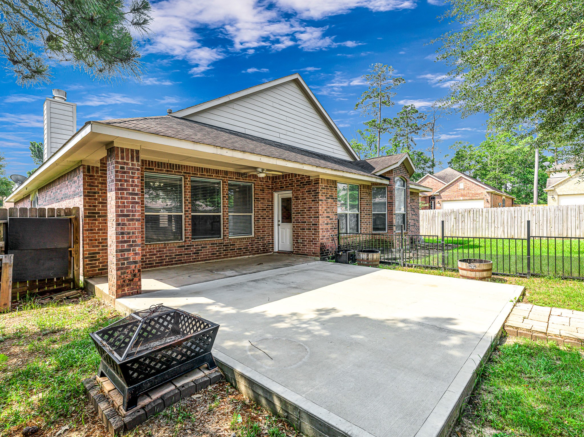 25203 Auburn Terrace Drive Spring, TX 77389 - Photo 21 of 21 a view of a house with backyard and porch