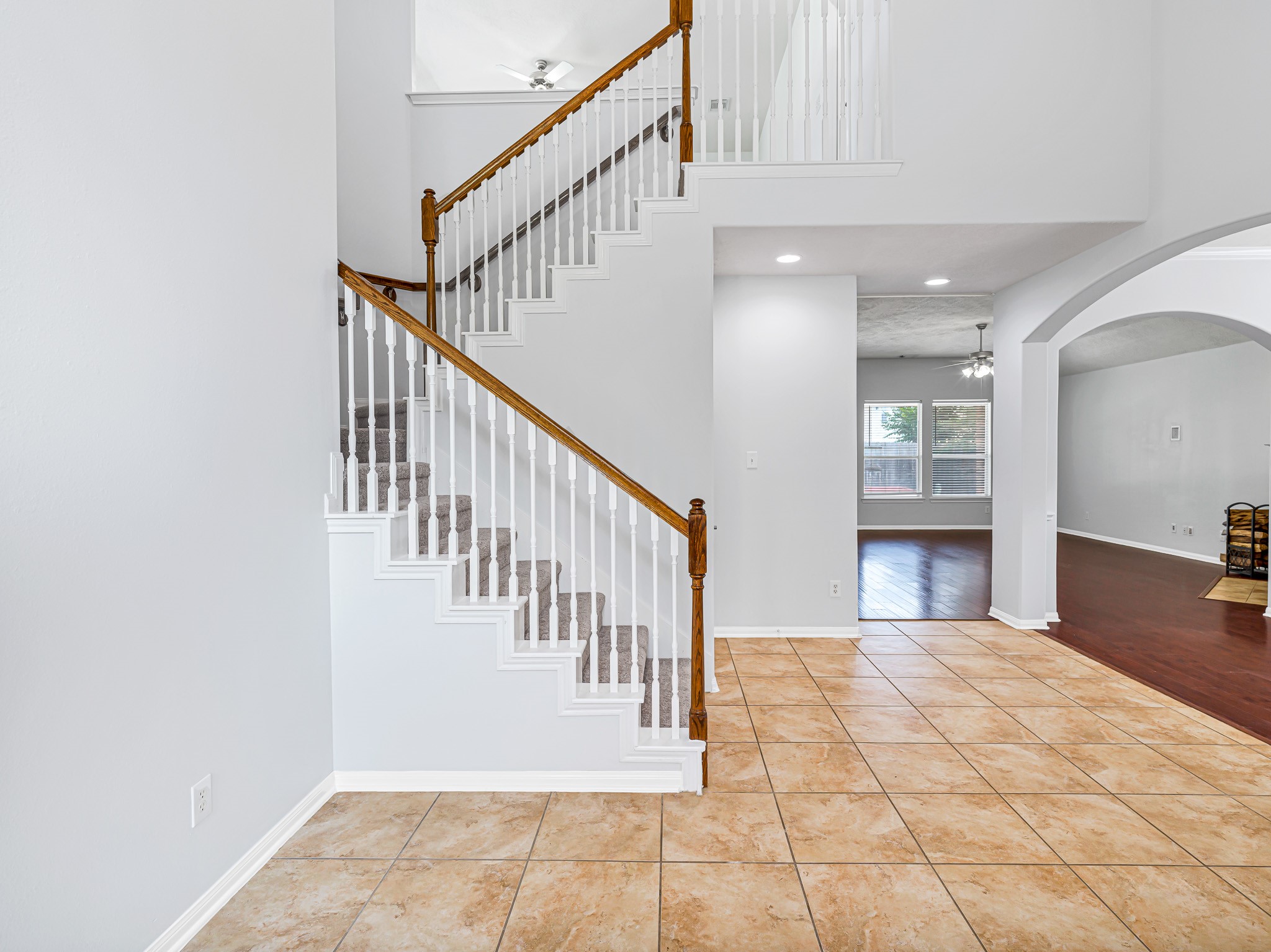 25203 Auburn Terrace Drive Spring, TX 77389 - Photo 4 of 21 a view of entryway and hall