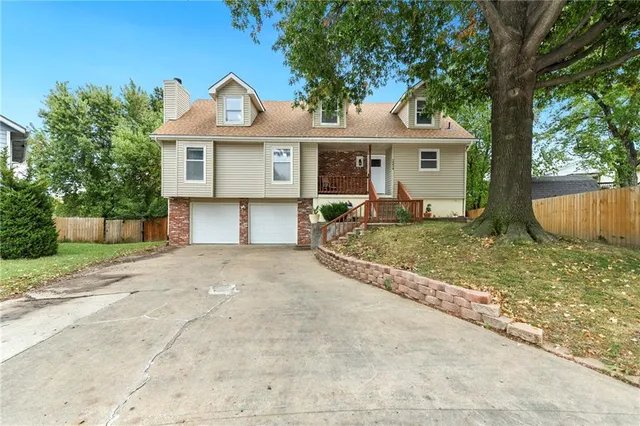 $380,000 | 10812 Cleveland Avenue, Kansas City, KS 66109