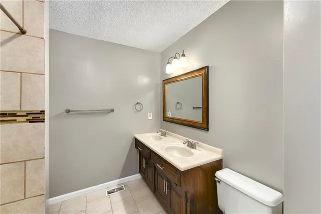 $380,000 | 10812 Cleveland Avenue, Kansas City, KS 66109