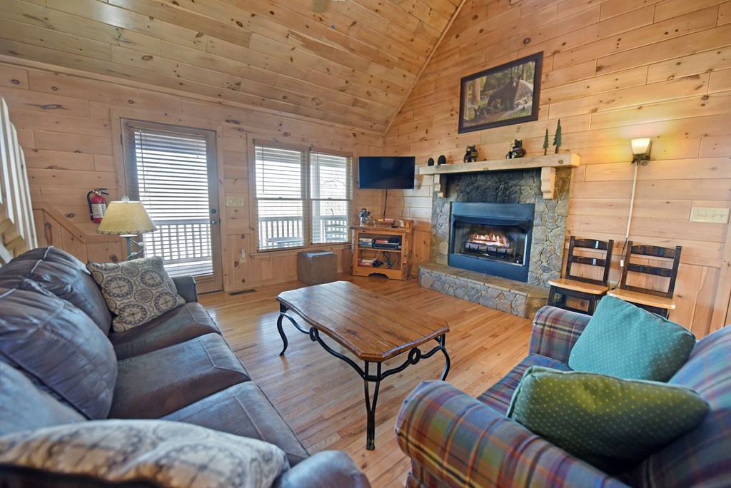 352 Sunrise Court Blue Ridge, GA 30513 - Photo 7 of 52 Gallery Image 7