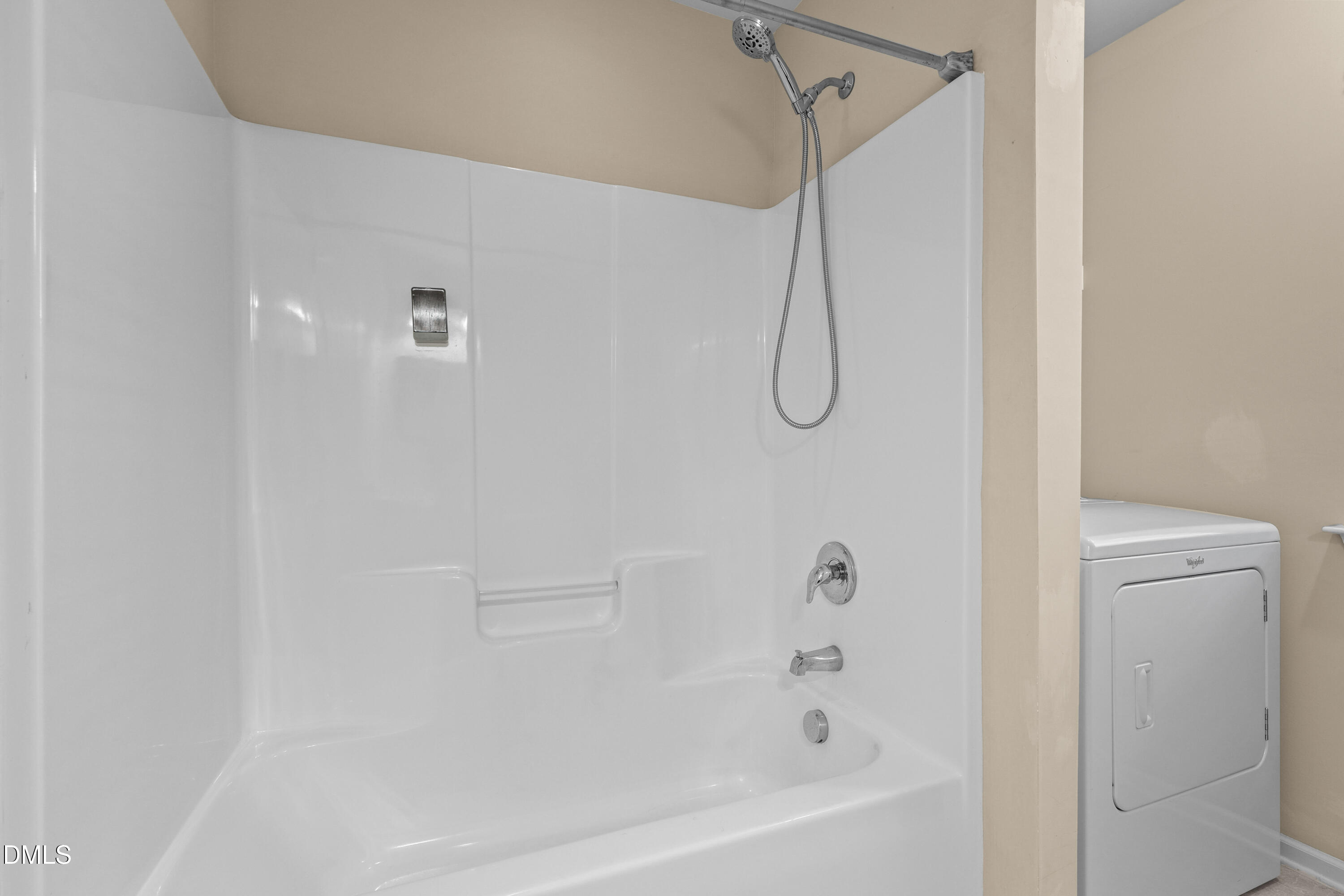 3017 Summerhouse Road Cary, NC 27519 - Photo 5 of 33 8